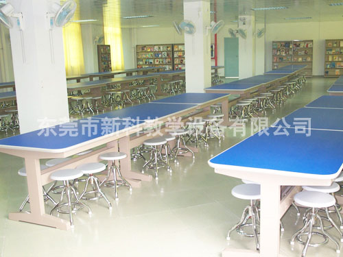 <a href='http://www.cjb148.com/chanpin/110-1.html' target='1' style='font-size:18px; font-weight:bold; color:#000000;'>圖書閱覽室</a>8