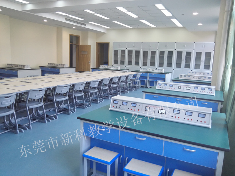 <a href='http://www.cjb148.com/' target='1' style='font-size:14px; font-weight:bold; color:#0080ff;'>物理實(shí)驗(yàn)室</a>教室