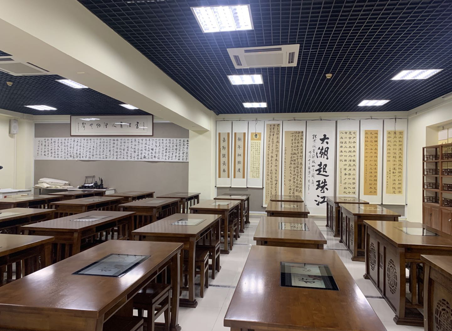<a href='http://www.cjb148.com/chanpin/57-1.html' target='1' style='font-size:18px; font-weight:bold; color:#000000;'>書法室</a>