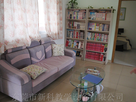 學校<a href='http://www.cjb148.com' target='1' style='font-size:14px; font-weight:bold; color:#0080ff;'>心理咨詢室</a>