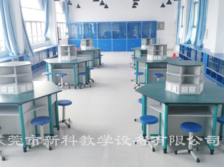 <a href='http://www.cjb148.com/chanpin/60-1.html' target='1' style='font-size:18px; font-weight:bold; color:#000000;'>機器人功能室</a>3
