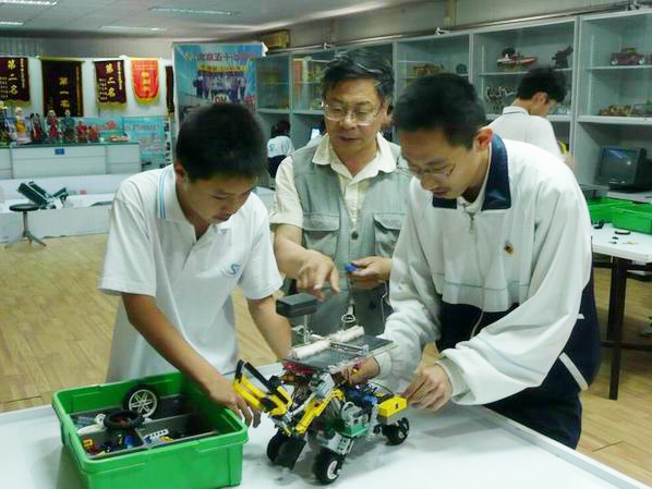 <a href='http://www.cjb148.com/chanpin/60-1.html' target='1' style='font-size:18px; font-weight:bold; color:#000000;'>機(jī)器人功能室</a>5